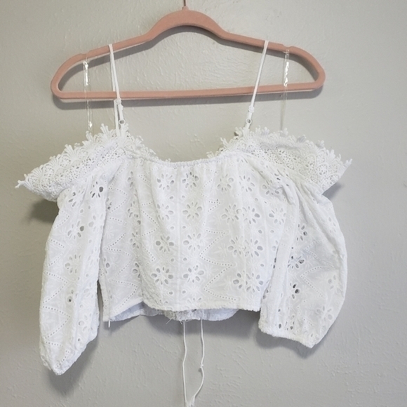 Elegant White Lace Off-Shoulder Top - Picture 10 of 16